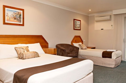 Hilltops Retreat Motor Inn - Accommodation Sunshine Coast 1