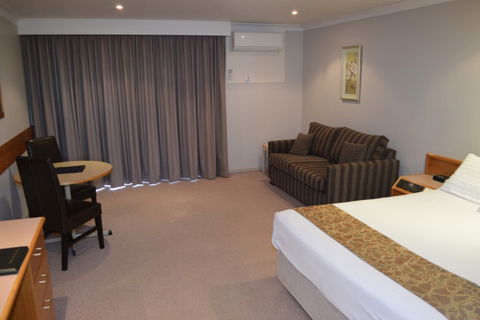 Hilltops Retreat Motor Inn - Accommodation Sunshine Coast 3