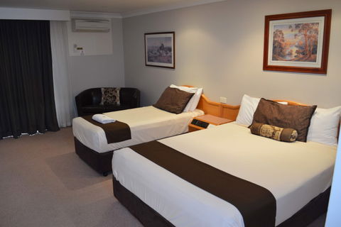 Hilltops Retreat Motor Inn - Accommodation Sunshine Coast 7