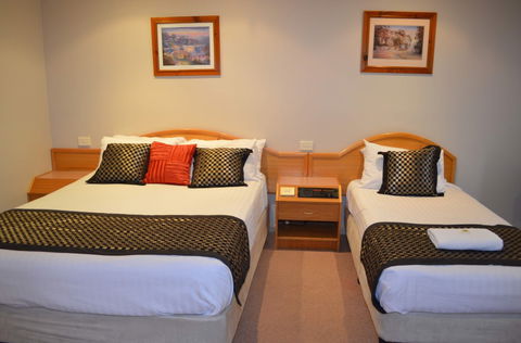 Hilltops Retreat Motor Inn - Accommodation Sunshine Coast 9
