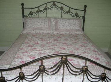Camelot Retreat - Accommodation Sunshine Coast 0