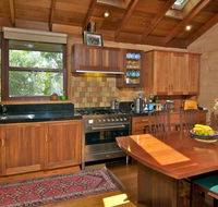 Bodhi Cottages - Mountaintop Villa - Accommodation Sunshine Coast