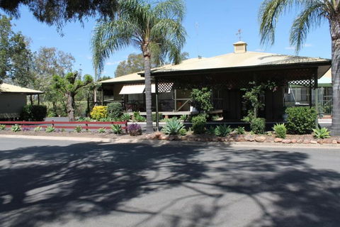 Lake Forbes Motel - Accommodation Sunshine Coast 0