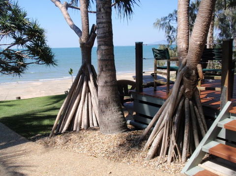 Beachfront Zilzie Holiday Home And Cottage - Accommodation Sunshine Coast 4