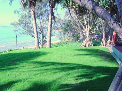 Beachfront Zilzie Holiday Home And Cottage - Accommodation Sunshine Coast 5