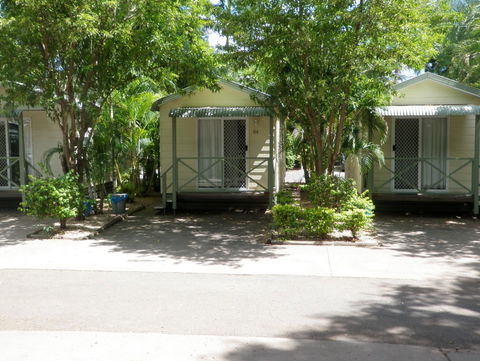 Emerald Cabin And Caravan Village - Accommodation Sunshine Coast 2