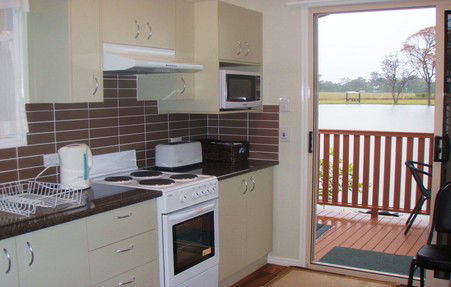 Flame Lily Adventures - Accommodation Sunshine Coast 2