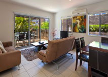 Best Western Plus Quarterdecks Retreat - Accommodation Sunshine Coast 2