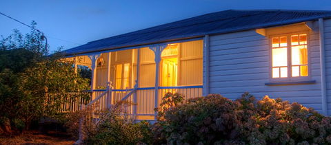 Apple Blossom Cottage - Accommodation Sunshine Coast 3