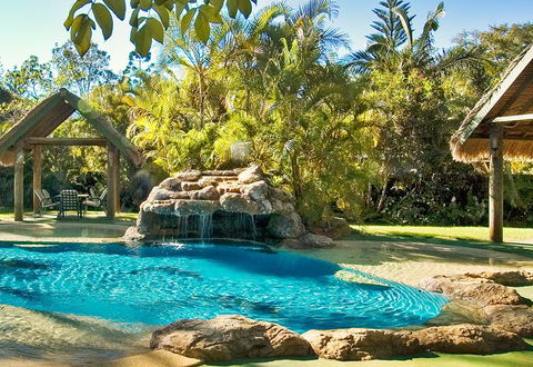 Straddie Bungalows - Accommodation Sunshine Coast 0