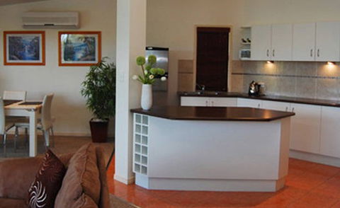 Ravensbourne Escape Kookaburra Kottage - Accommodation Sunshine Coast 2