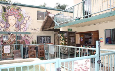 Sleeping Inn Backpackers Resort - Accommodation Sunshine Coast 1