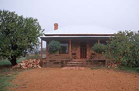 York Cottages - Accommodation Sunshine Coast 0
