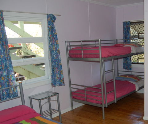 Trekkers Backpackers - Accommodation Sunshine Coast 1