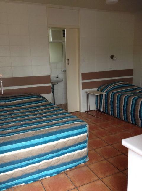 Sunburst Motel - Accommodation Sunshine Coast 2