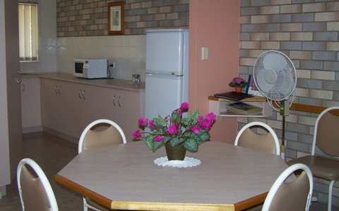 Cedar Lodge Holiday Units - Accommodation Sunshine Coast 2