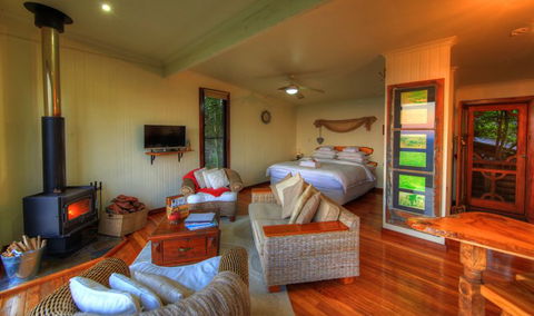 At Remingtons B & B - Accommodation Sunshine Coast 4