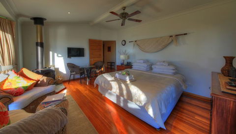 At Remingtons B & B - Accommodation Sunshine Coast 7