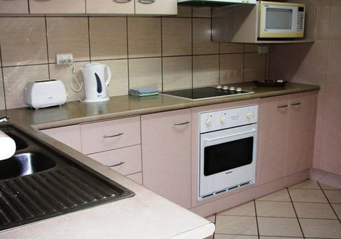 Champagne Apartments - Accommodation Sunshine Coast 2
