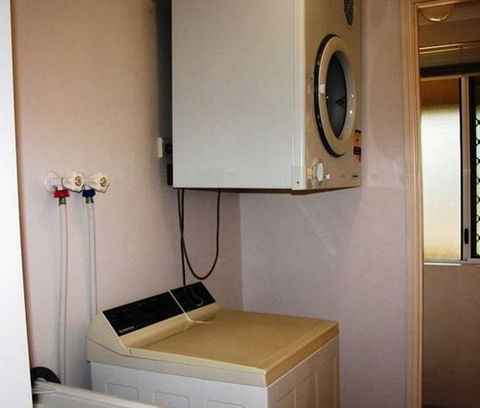 Champagne Apartments - Accommodation Sunshine Coast 5