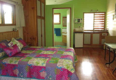 Clifton Beach Retreat - Accommodation Sunshine Coast 2