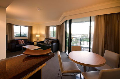 Central Cosmo Apartments - Accommodation Sunshine Coast 2