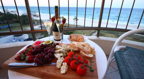San Simeon Beachfront Apartments - Accommodation Sunshine Coast 6