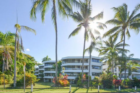Roydon Beachfront Holiday Apartments - Accommodation Sunshine Coast 5