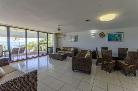 Roydon Beachfront Holiday Apartments - Accommodation Sunshine Coast 9