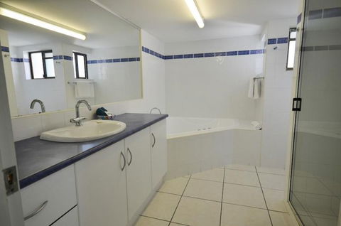 Roydon Beachfront Holiday Apartments - Accommodation Sunshine Coast 11