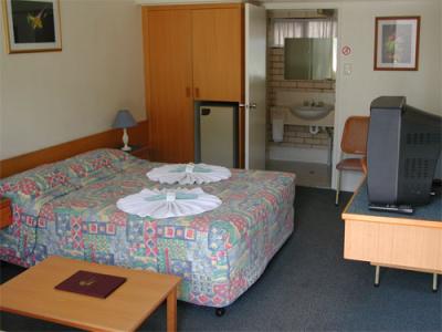 Tropical Gateway Motor Inn - Accommodation Sunshine Coast 0