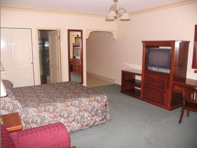 The Lawson Motor Inn - Accommodation Sunshine Coast 1
