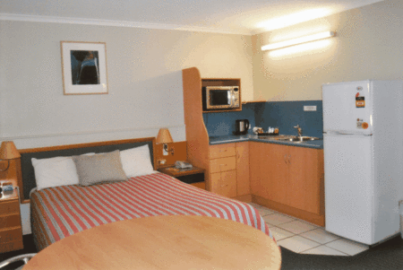 Gladstone Palms Motor Inn - Accommodation Sunshine Coast 1