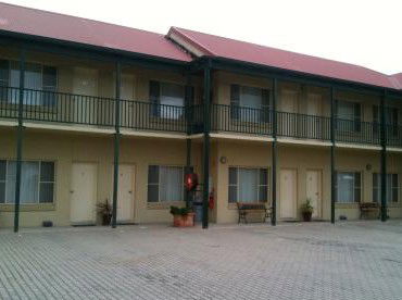 Golden Guitar Motor Inn - Accommodation Sunshine Coast 1