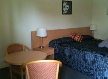 Golden Guitar Motor Inn - Accommodation Sunshine Coast 2