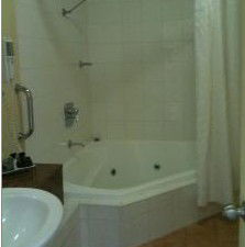 Golden Guitar Motor Inn - Accommodation Sunshine Coast 4