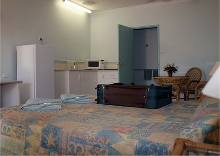 Broome Motel - Accommodation Sunshine Coast 1