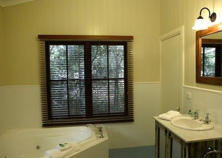 Friday Creek Retreat - Accommodation Sunshine Coast 4