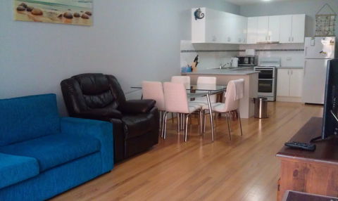 The Coasters Motel - Accommodation Sunshine Coast 1