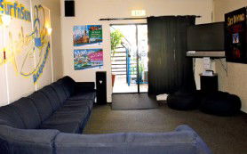 Surf N Sun Beachside Backpackers - Accommodation Sunshine Coast 4