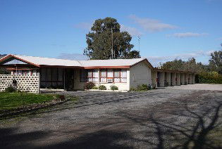 The Castle Creek Motel - Accommodation Sunshine Coast 0