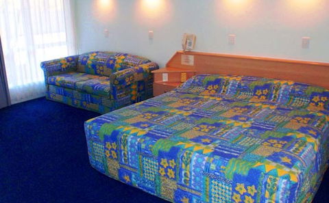 Runaway Bay Motor Inn - Accommodation Sunshine Coast 2