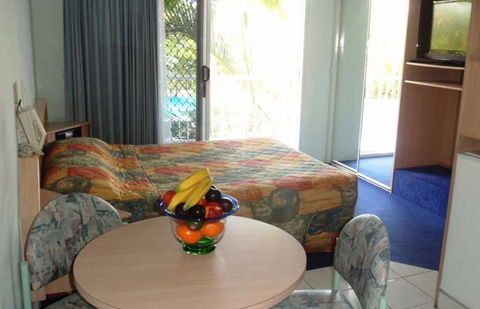 Runaway Bay Motor Inn - Accommodation Sunshine Coast 3