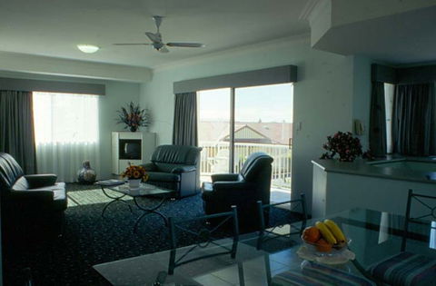 Runaway Bay Motor Inn - Accommodation Sunshine Coast 4