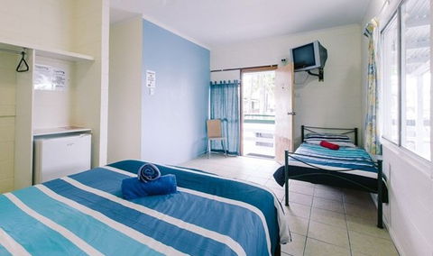 Beaches Backpacker Resort - Accommodation Sunshine Coast 2