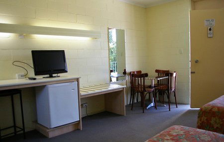 Mulgrave Court Motor Inn - Accommodation Sunshine Coast 2