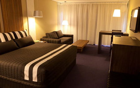 Taylors Lakes Hotel Motel - Accommodation Sunshine Coast 1