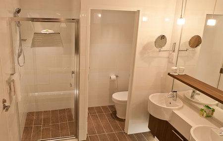 Taylors Lakes Hotel Motel - Accommodation Sunshine Coast 2
