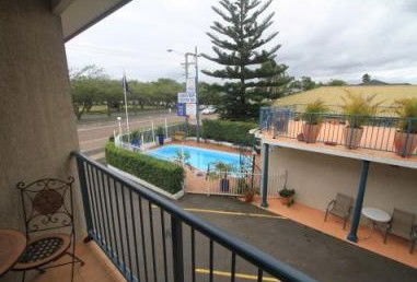 Lakeview Motor Inn - Accommodation Sunshine Coast 0
