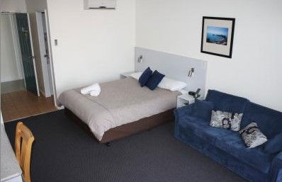 Lakeview Motor Inn - Accommodation Sunshine Coast 2